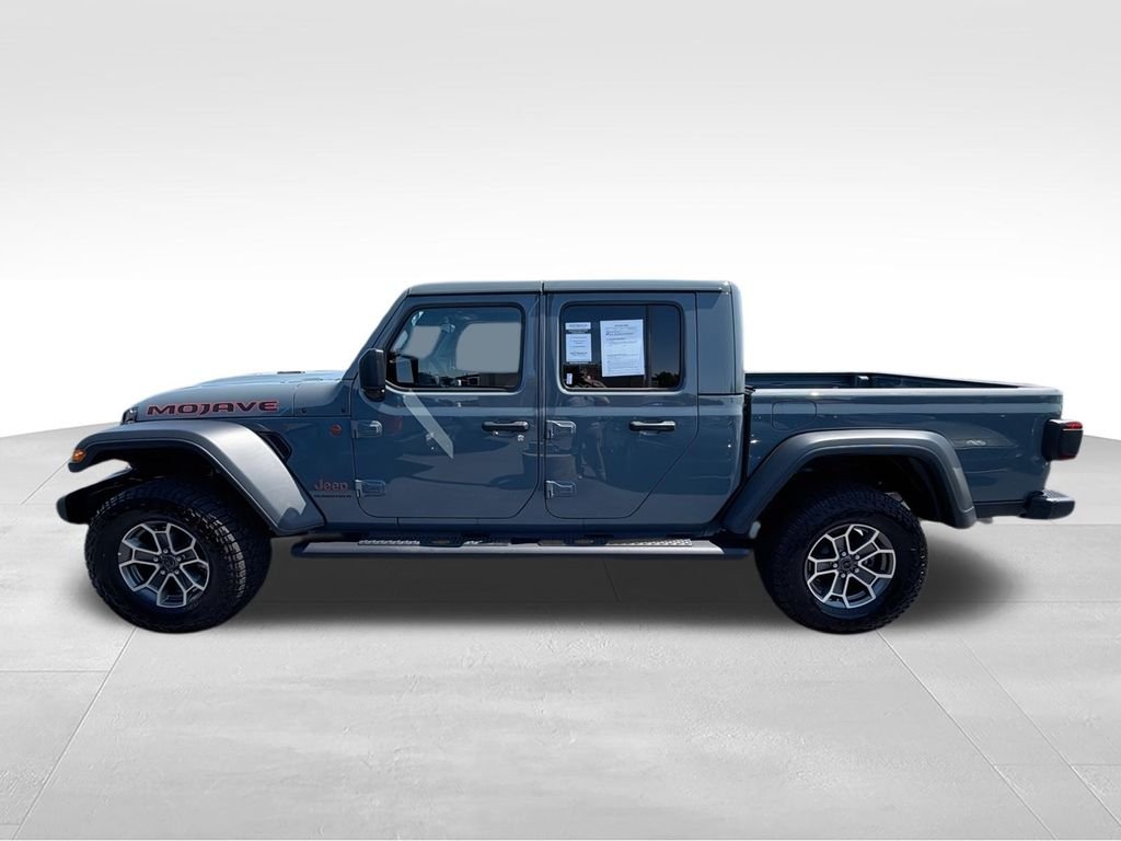Used 2025 Gray Jeep Mojave image 5