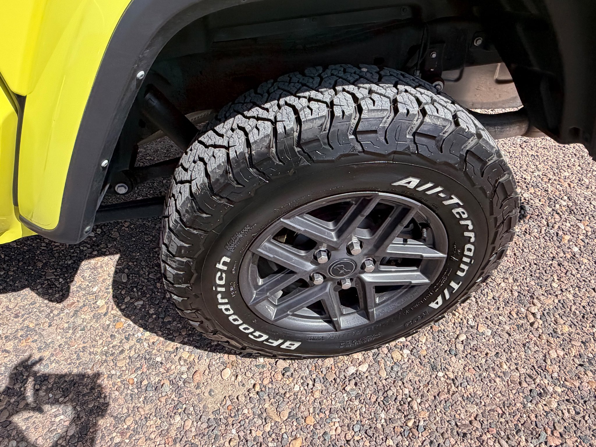 Used 2024 High Velocity Clearcoat Jeep Sport S image 31
