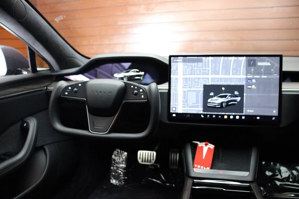 Used 2023 Solid Black Tesla Base image 39