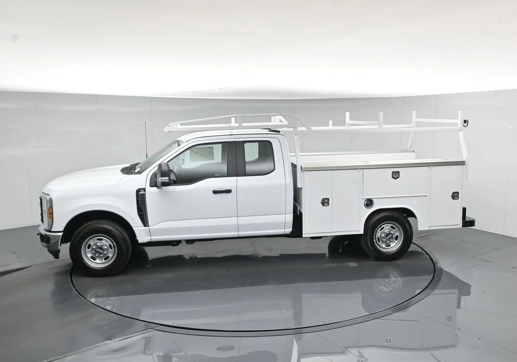 New 2026 Oxford White Ford XL image 48