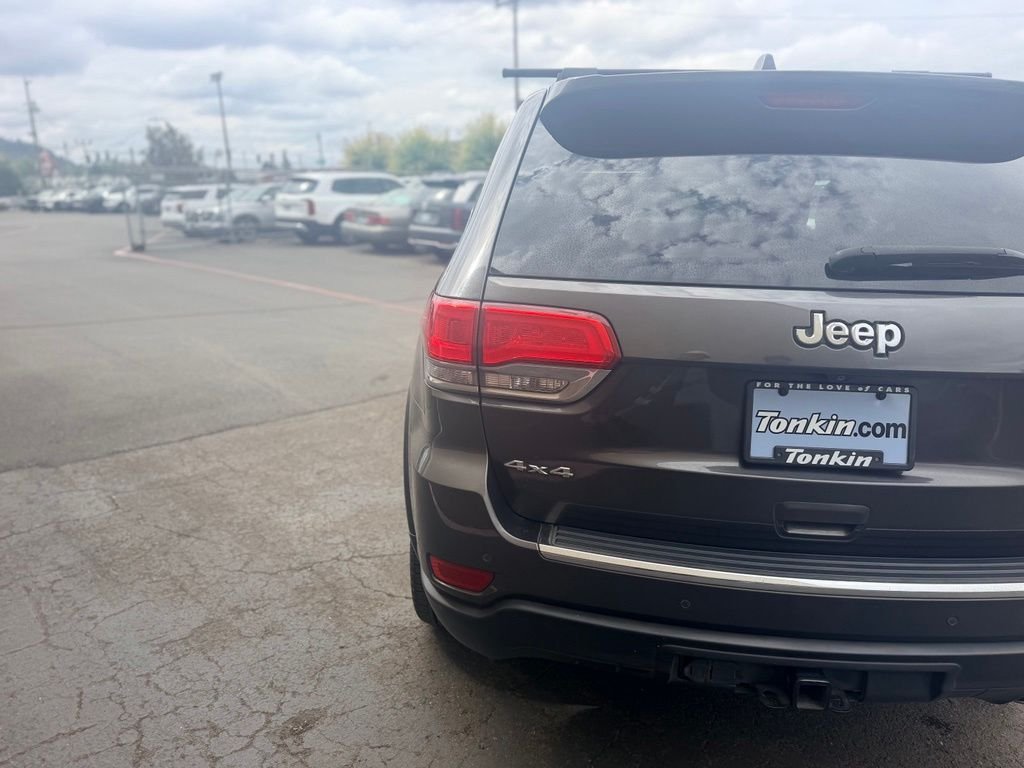 Used 2015 Gray Jeep Limited image 8