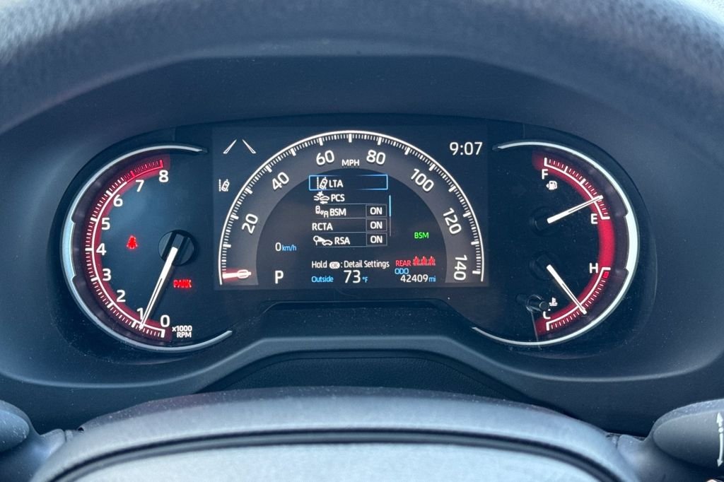 Used 2025  Toyota XLE image 31