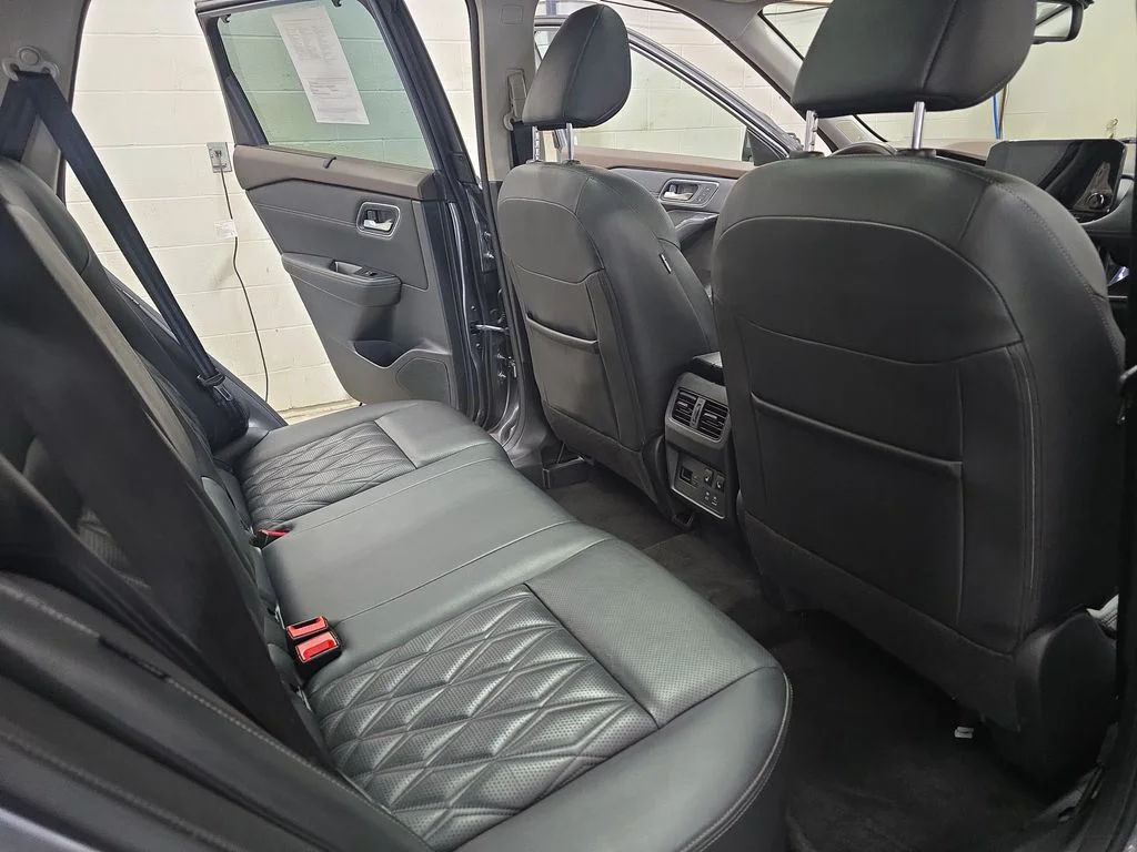 Used 2023 Gray Nissan Platinum image 11