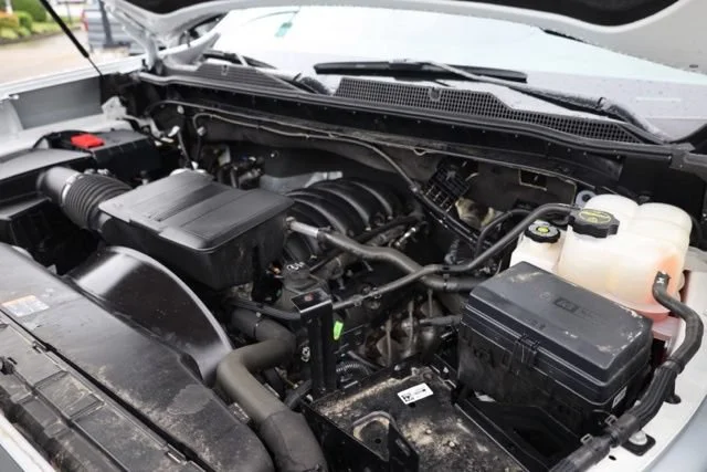 Used 2025 Summit White Chevrolet LT image 36