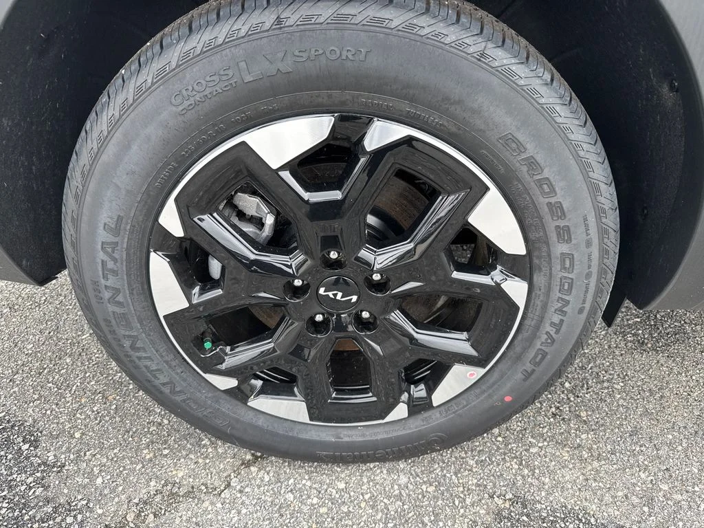 Certified Used 2025 Black Kia S image 17