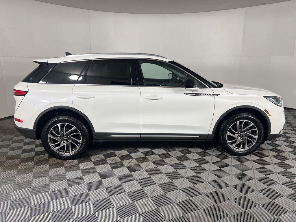 Used 2020 White Lincoln Standard image 10