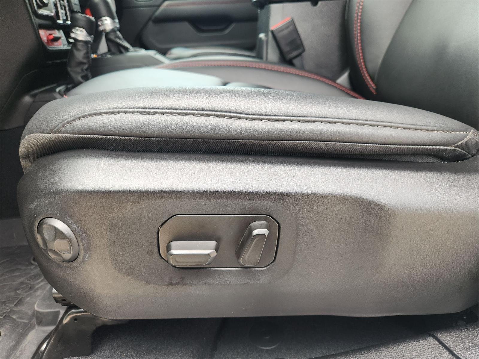 2025 Jeep Wrangler photo 25 of 34