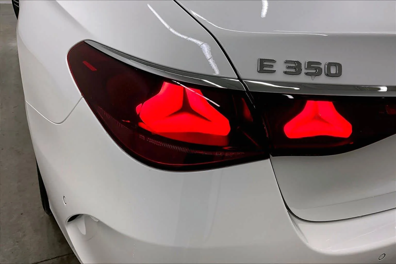 New 2026 Polar White Mercedes-Benz E 350 image 14