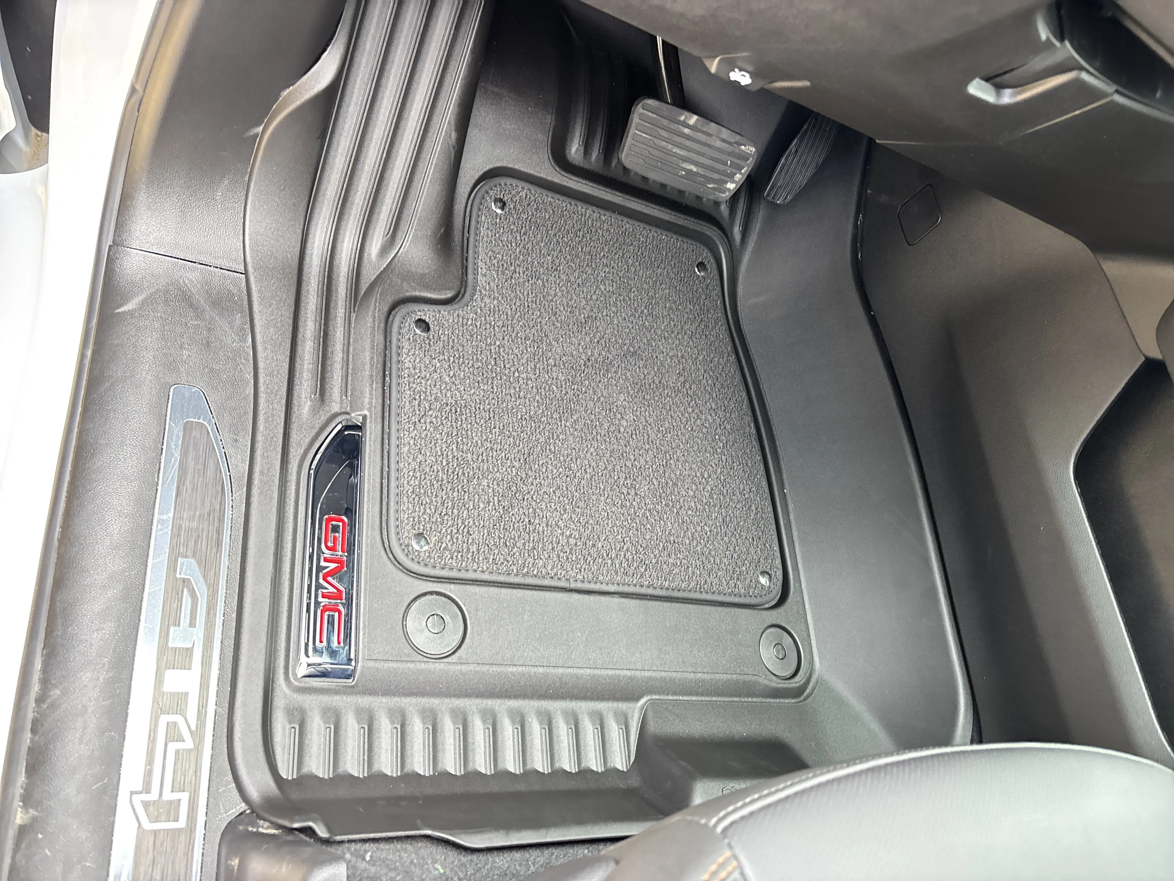 2026 GMC Sierra 3500HD AT4 - Photo 32