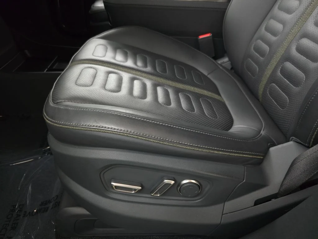 Used 2023 Gray Rivian Adventure image 27