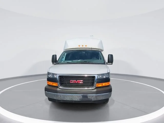 New 2025 Summit White GMC 1WT image 3