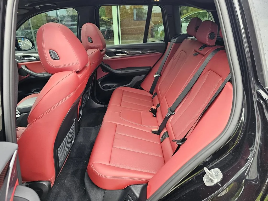 Used 2024  BMW M40i image 16