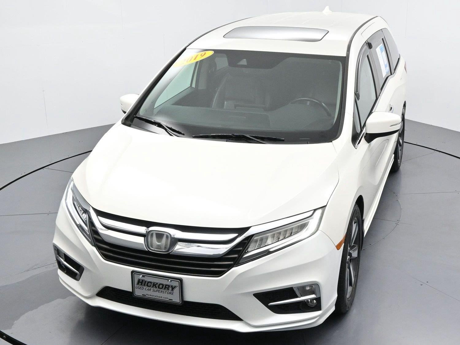 Used 2019 White Diamond Pearl Honda Touring image 46