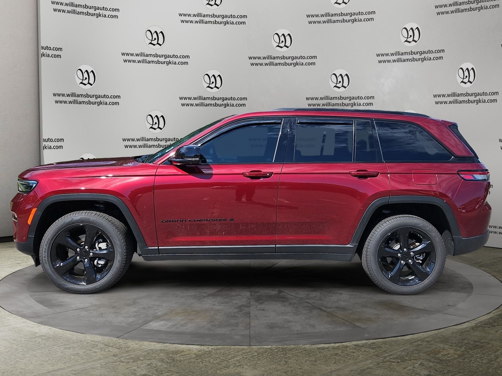 Used 2025 Red Jeep Limited image 2