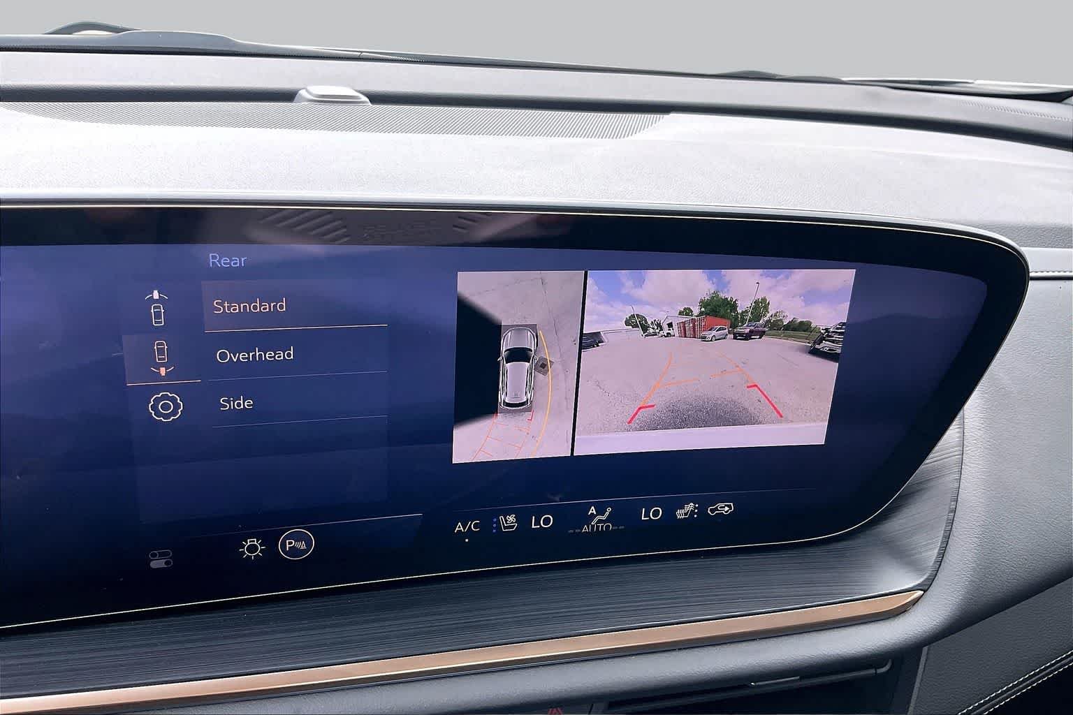 Used 2025 White Frost Tricoat Buick Avenir image 27