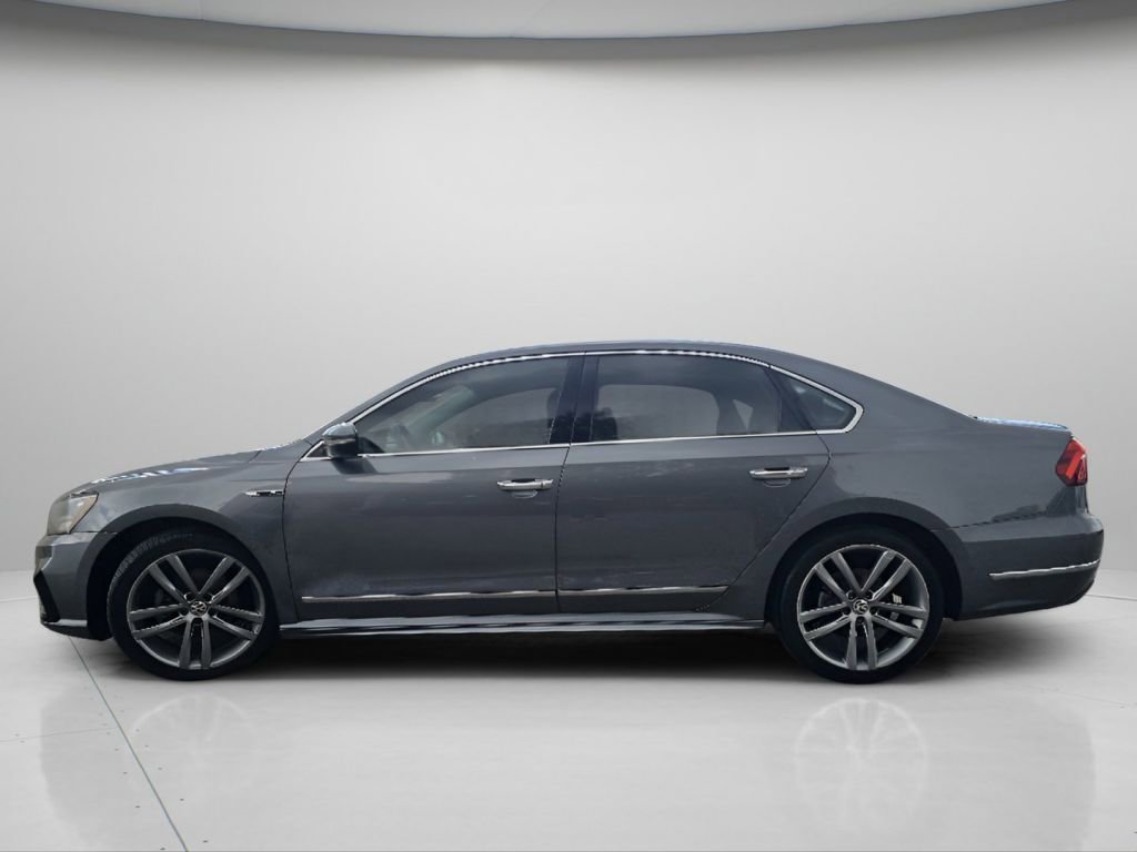 Used 2017 Platinum Gray Metallic Volkswagen R-Line w/Comfort Pkg image 21