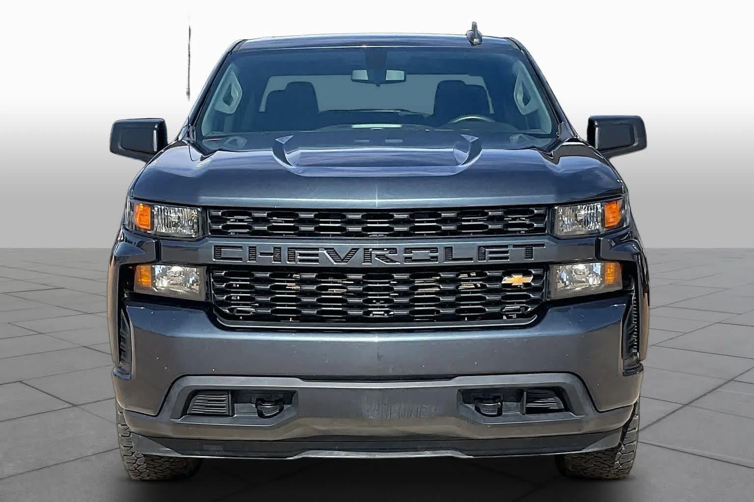 Used 2020 Shadow Gray Metallic Chevrolet Custom image 4