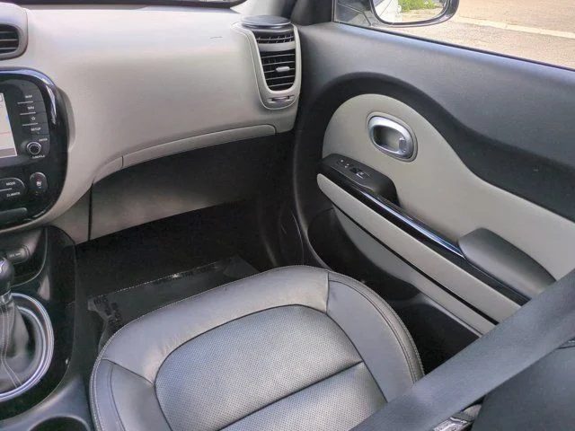 Used 2019 White Kia Plus image 17