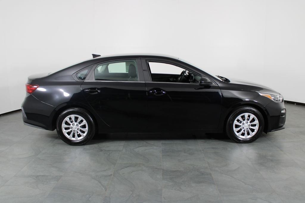 Used 2019 Black Kia FE image 13