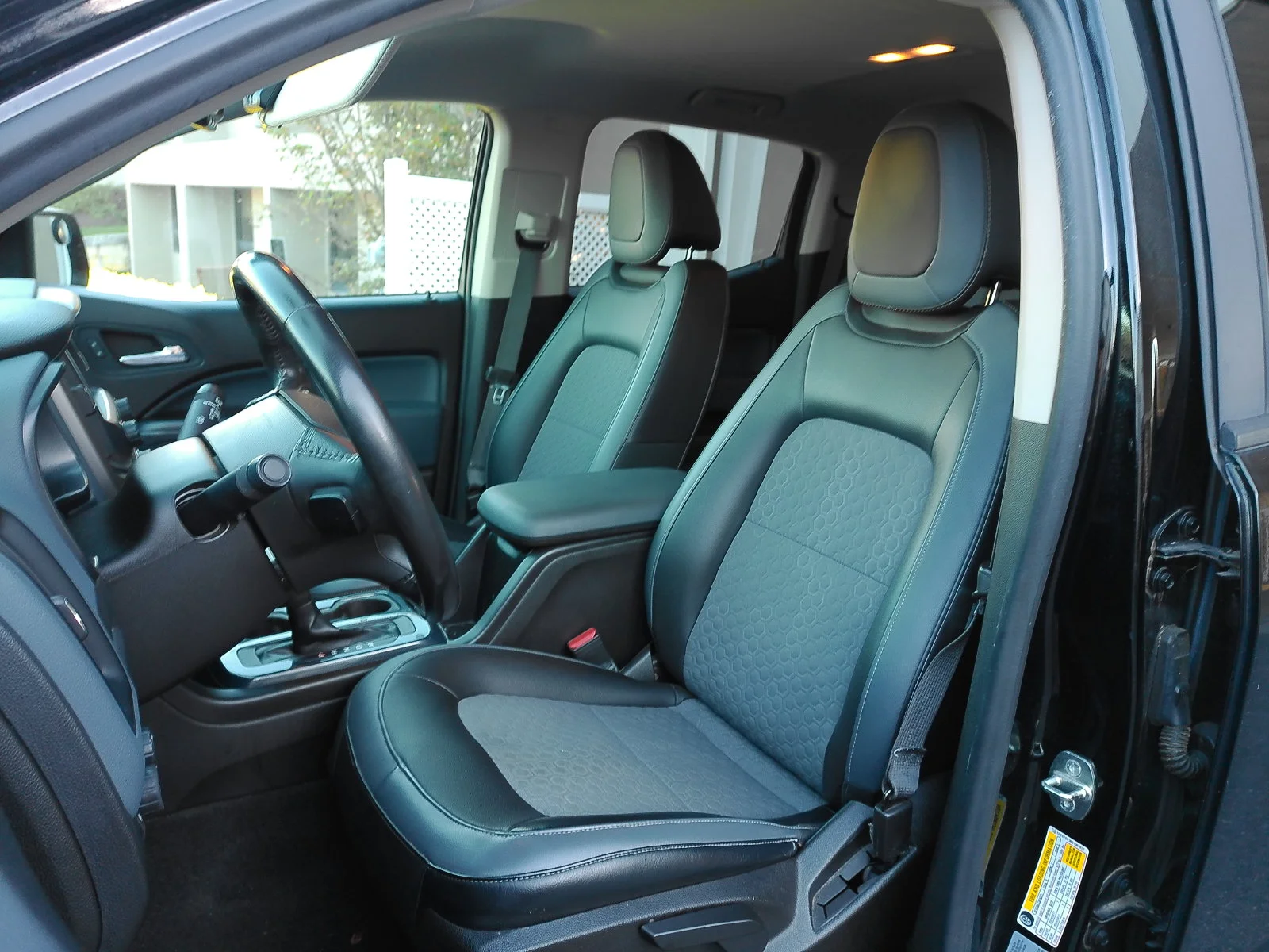 Used 2016 Black Chevrolet Z71 image 16