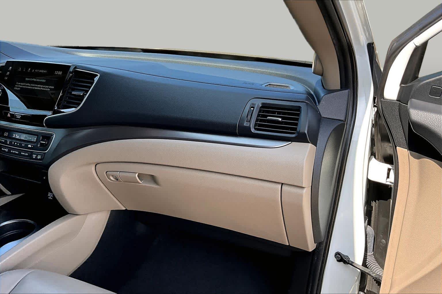 Used 2020 Platinum White Pearl Honda EX-L image 19