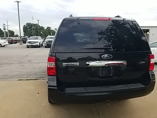 Used 2013 Black Ford Limited image 28