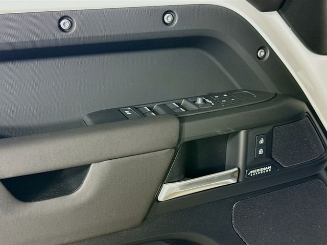 New 2026 Fuji White Land Rover X-Dynamic SE image 20