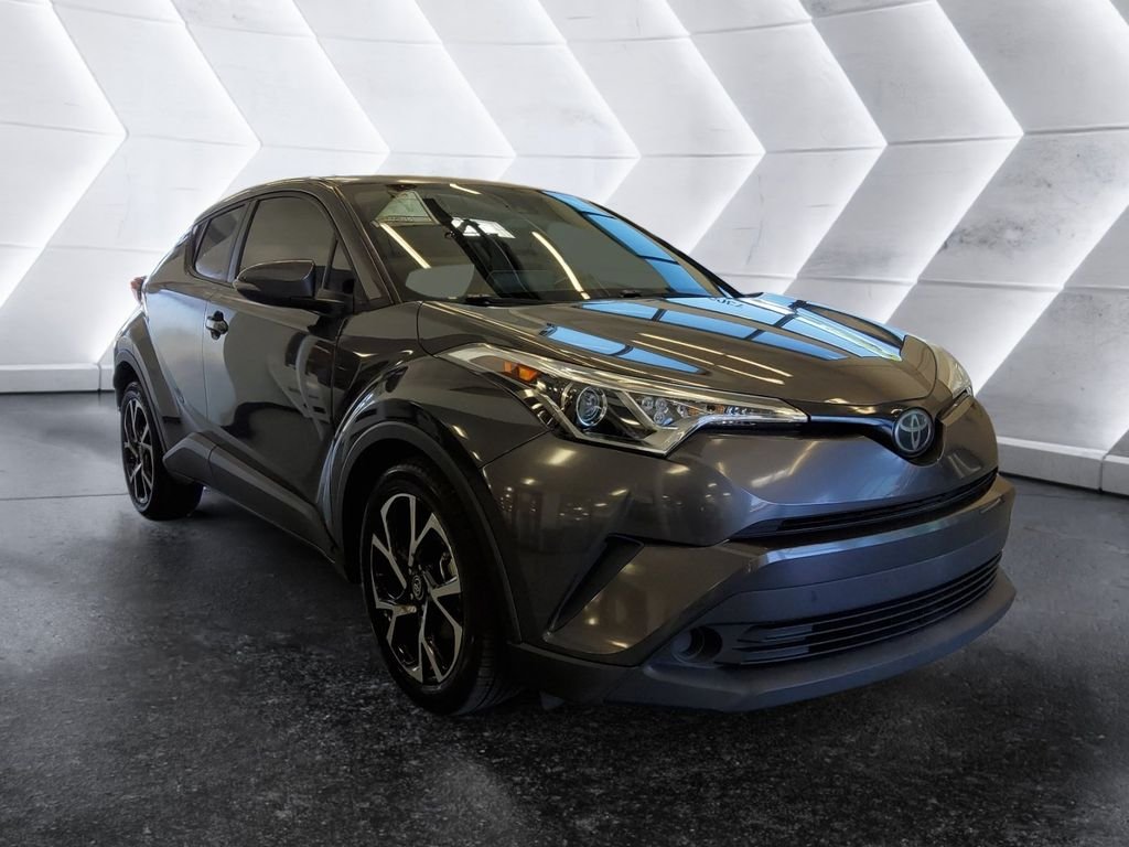 Used 2019 Gray Toyota XLE image 1