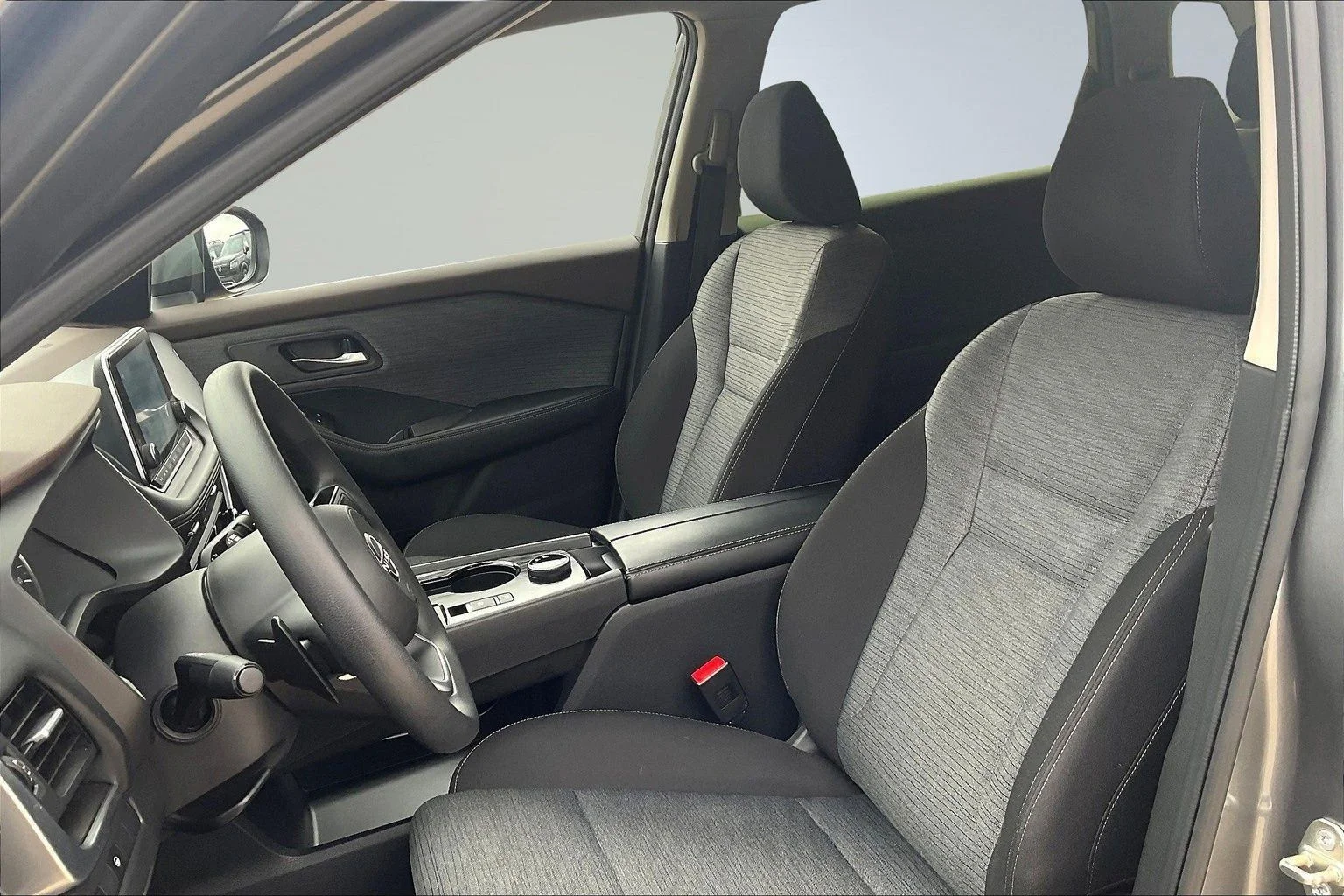 2023 Nissan Rogue SV - Photo 32