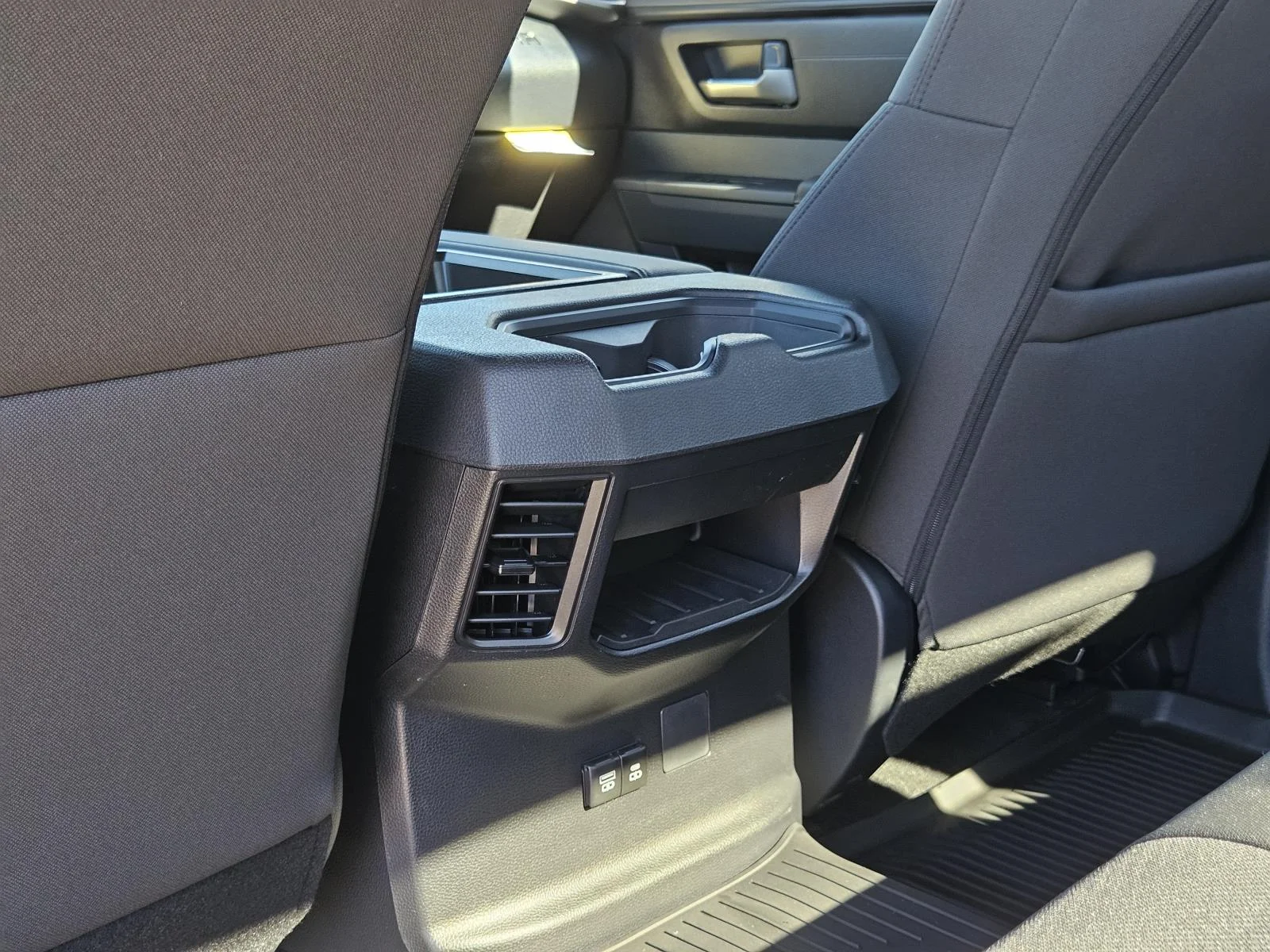 2026 Toyota Tundra SR5 - Photo 28