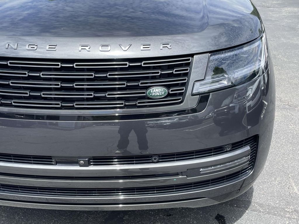 New 2026 Carpathian Grey Land Rover SE image 7