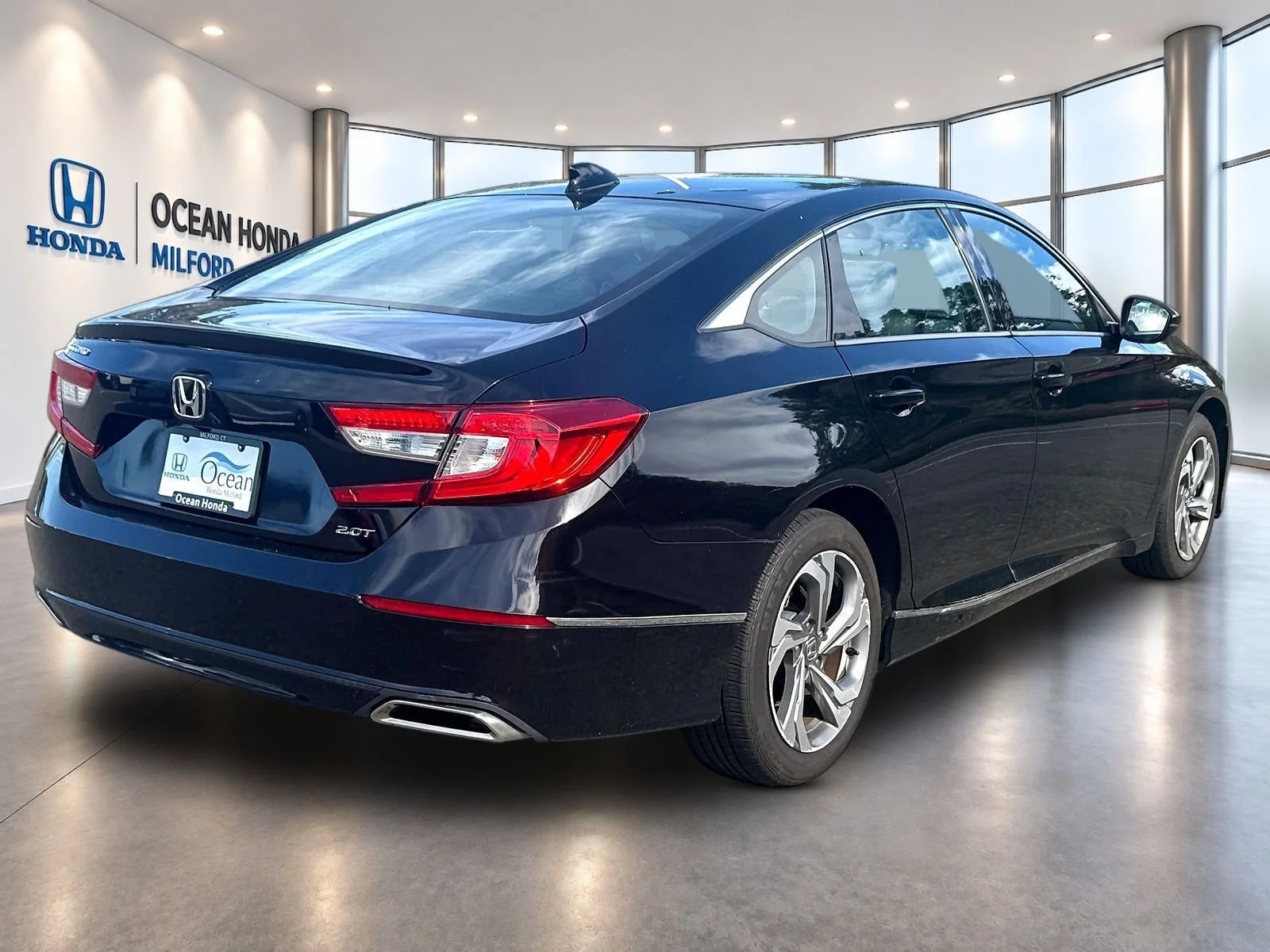 Used 2018 Crystal Black Pearl Honda EX-L 2.0T image 5