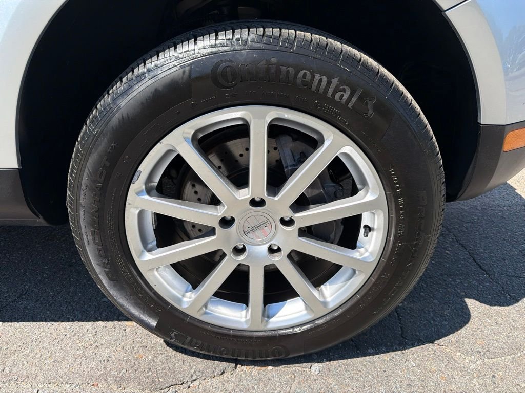 Used 2006 Silver Volkswagen V10 TDI image 9