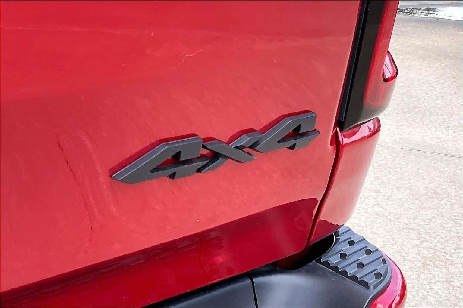 New 2026 Molten Red Pearl-Coat Exterior Paint RAM Laramie image 15