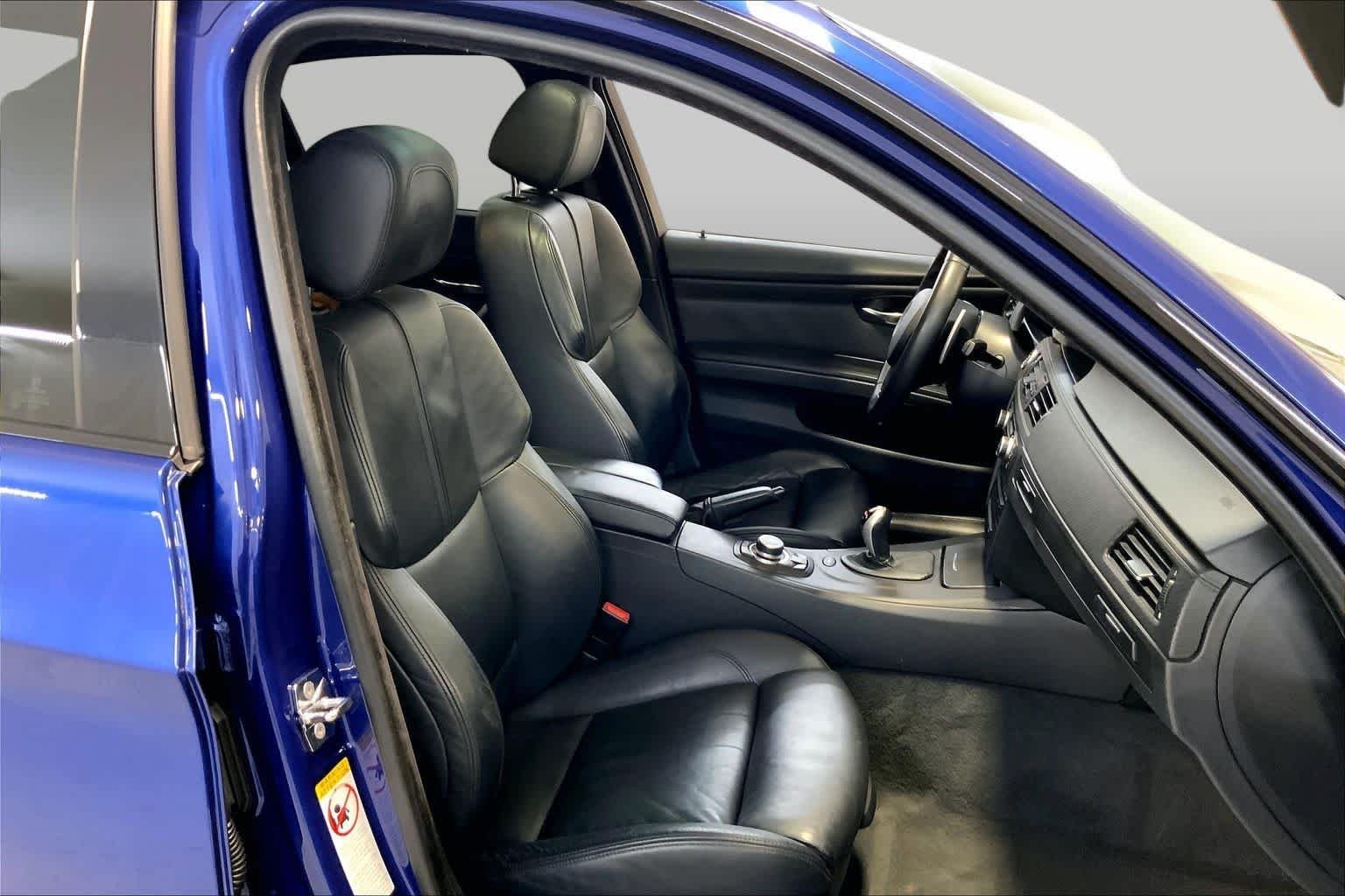 Used 2009 Interlagos Blue Metallic BMW  image 8