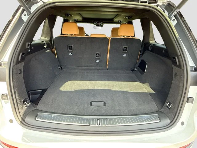 New 2026 Bright White Clear-Coat Exterior Paint Jeep Summit image 5