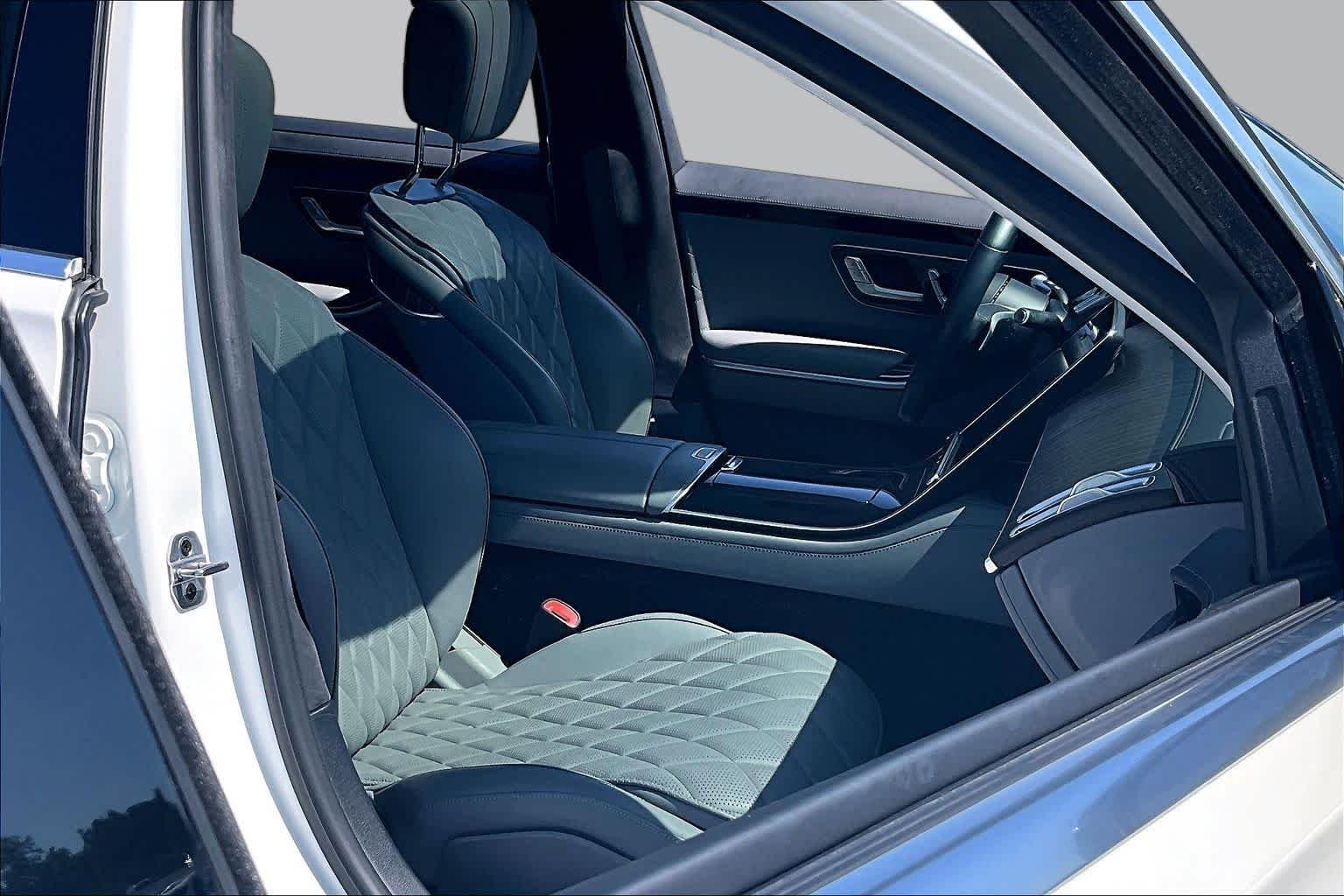 Used 2022 MANUFAKTUR Diamond White Mercedes-Benz S 500 image 9