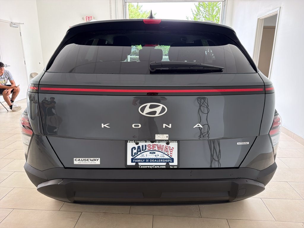 Used 2025 Gray Hyundai SEL image 6
