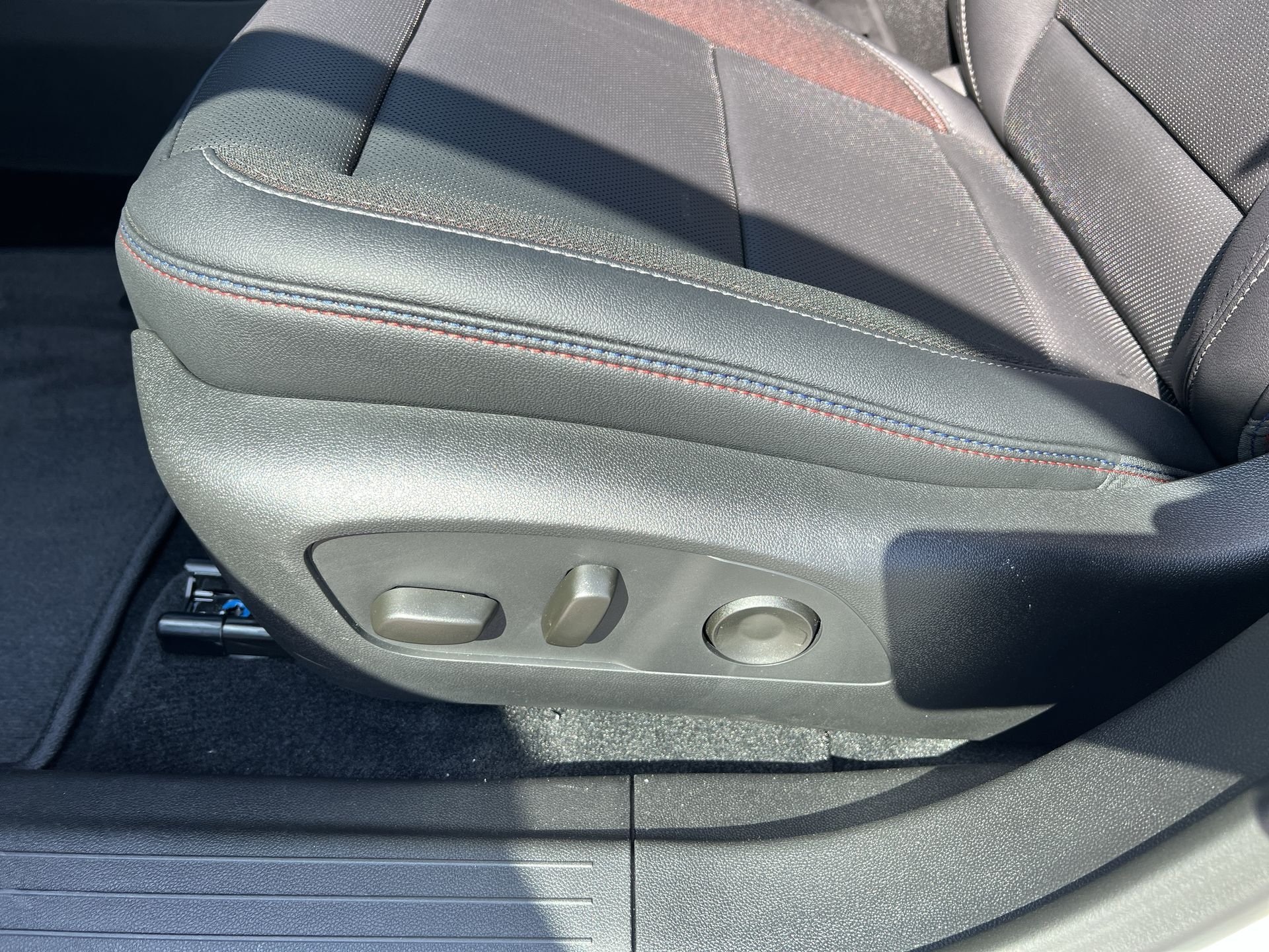 2025 Chevrolet Equinox EV RS - Photo 8
