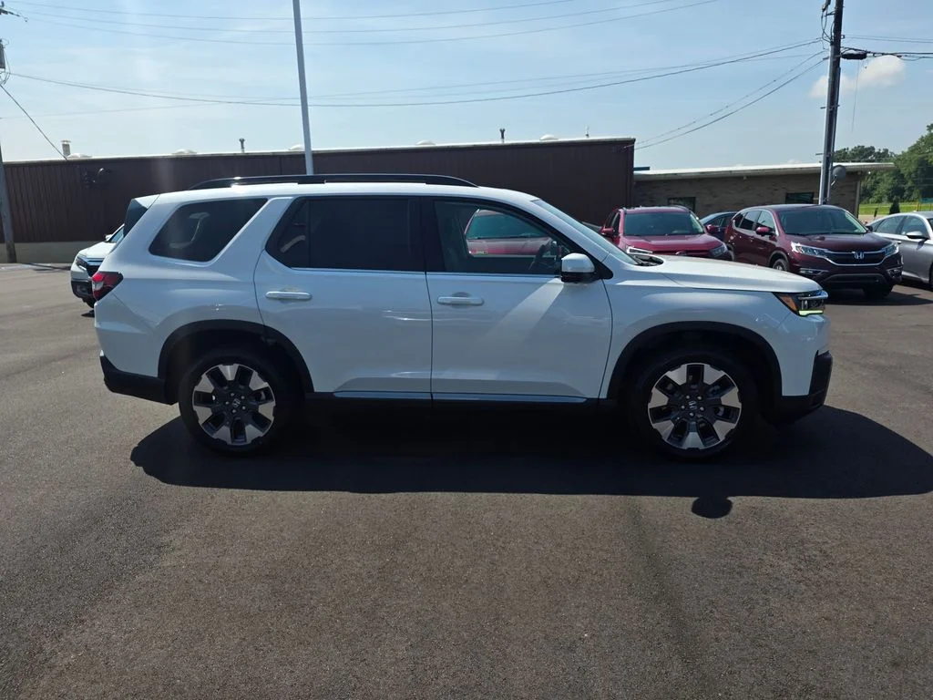 New 2026 Platinum White Pearl Honda Touring image 2