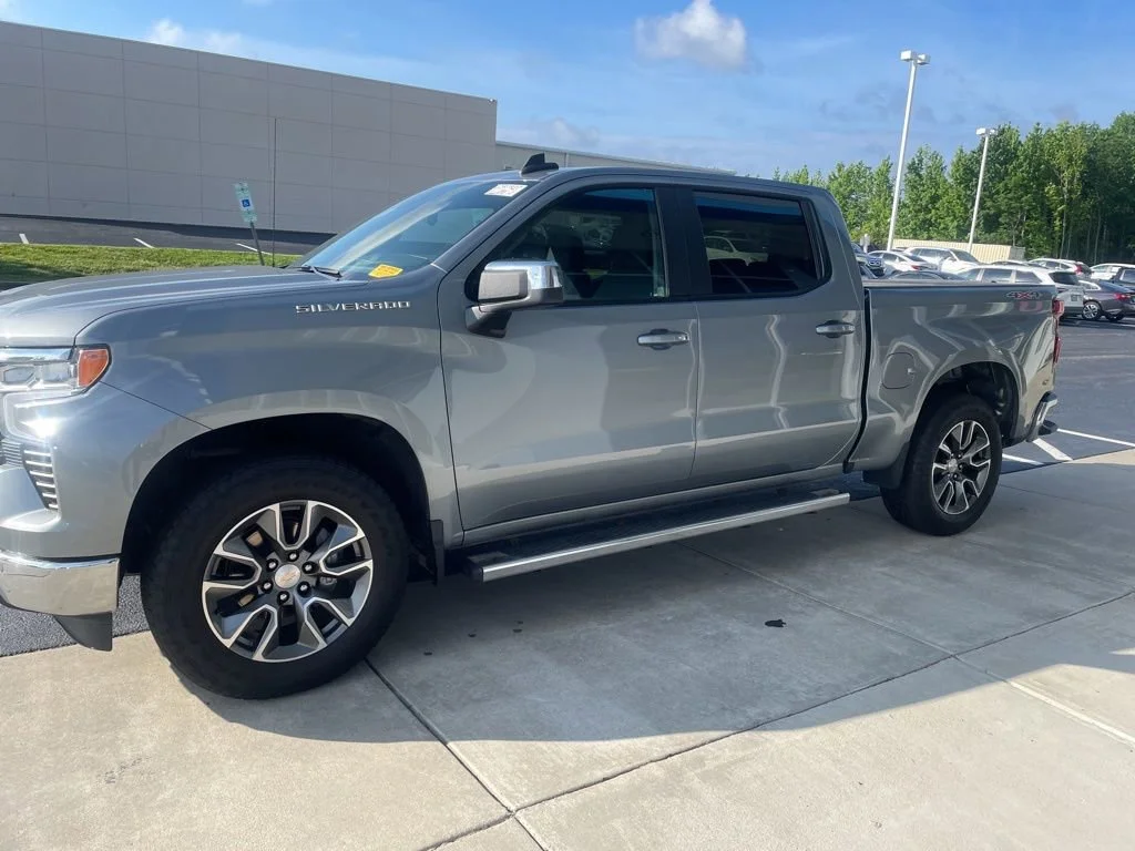 2024 Chevrolet Silverado 1500 LT 2FL 4X4 Crew Cab Short Box's photo