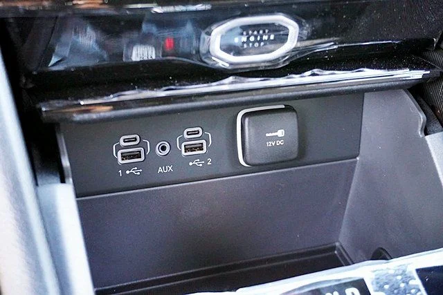 New 2026 Silver Zynith Exterior Paint Jeep Limited image 34