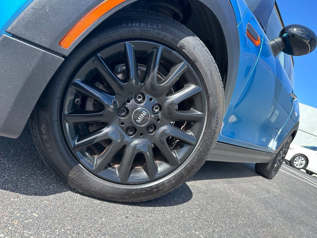 Used 2016 Blue MINI Base image 2
