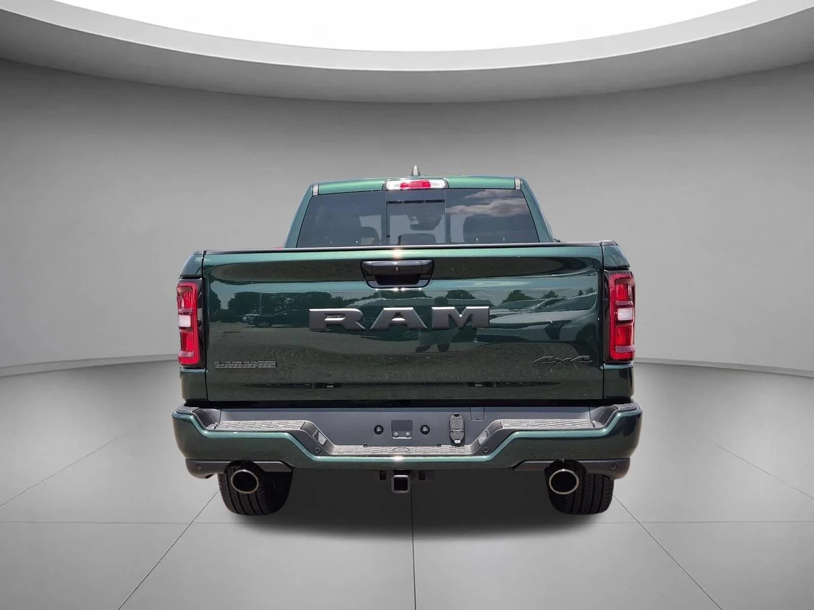 New 2026 Serrano-Green Metallic Exterior Paint RAM Laramie image 4