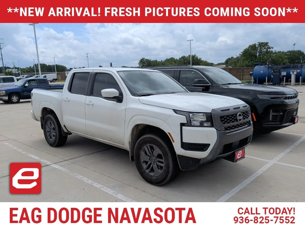2025 Nissan Frontier SV Crew Cab 4X4 SWB's photo