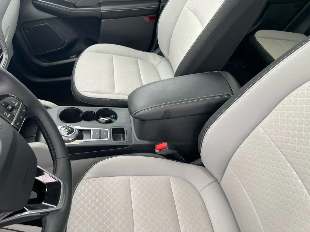 Used 2025 Gray Ford Active image 27