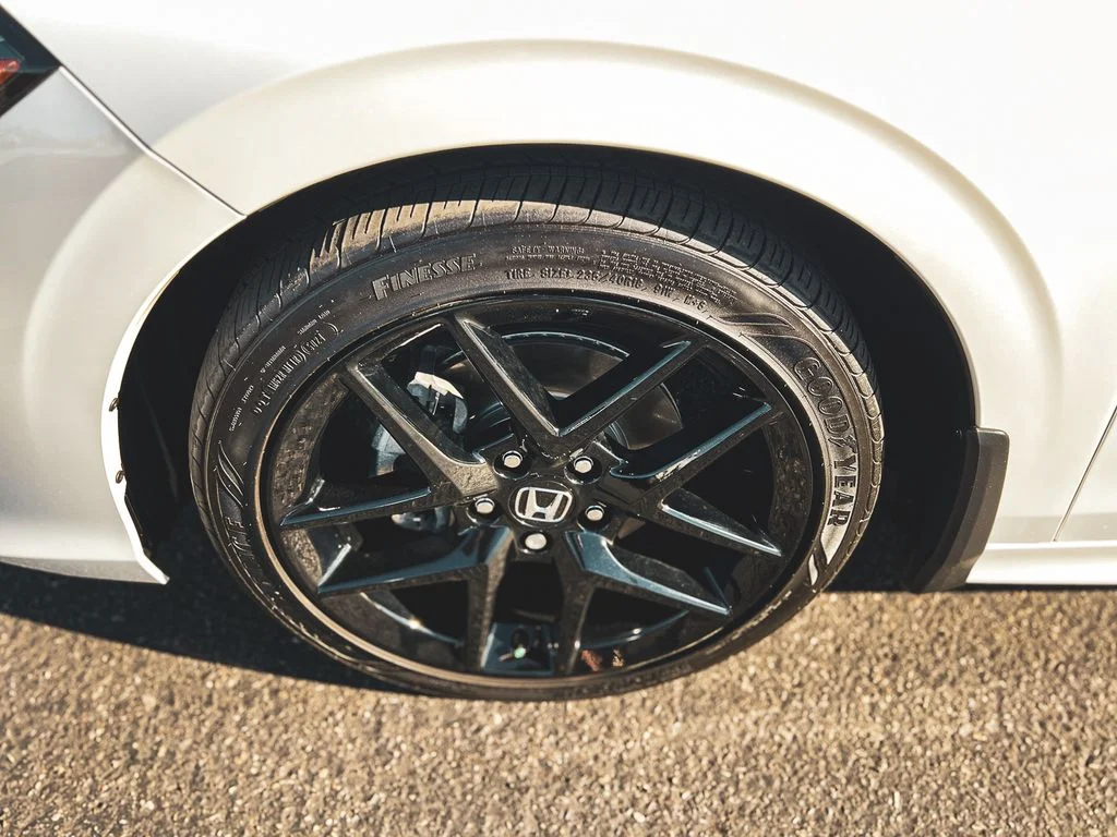 Certified Used 2025 White Honda  image 14