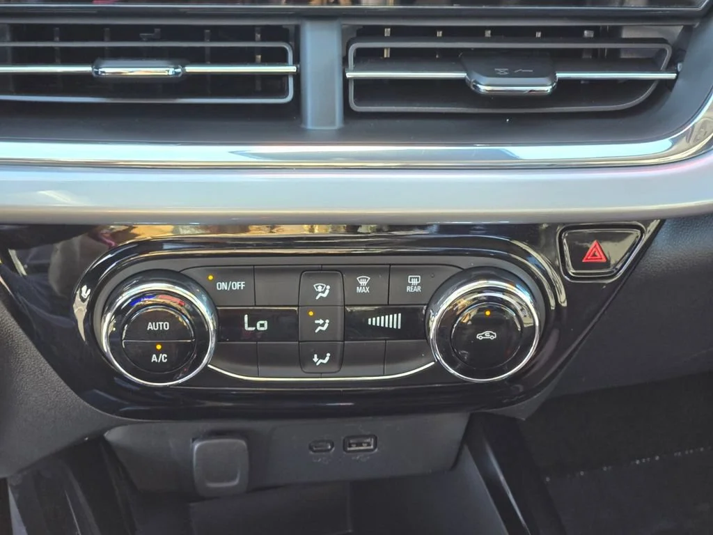 Used 2025 Mosaic Black Metallic Chevrolet LT image 21