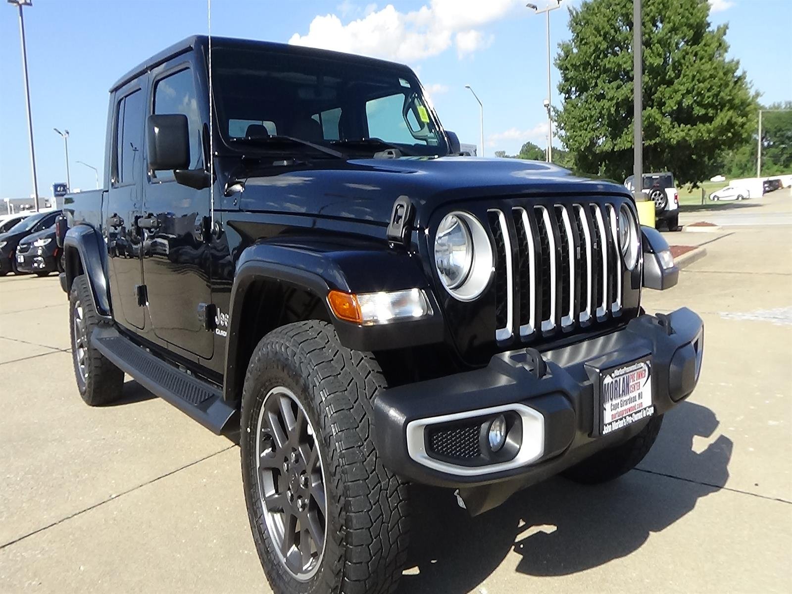 Used 2021 Black Clear Coat (px8) Jeep Overland image 4