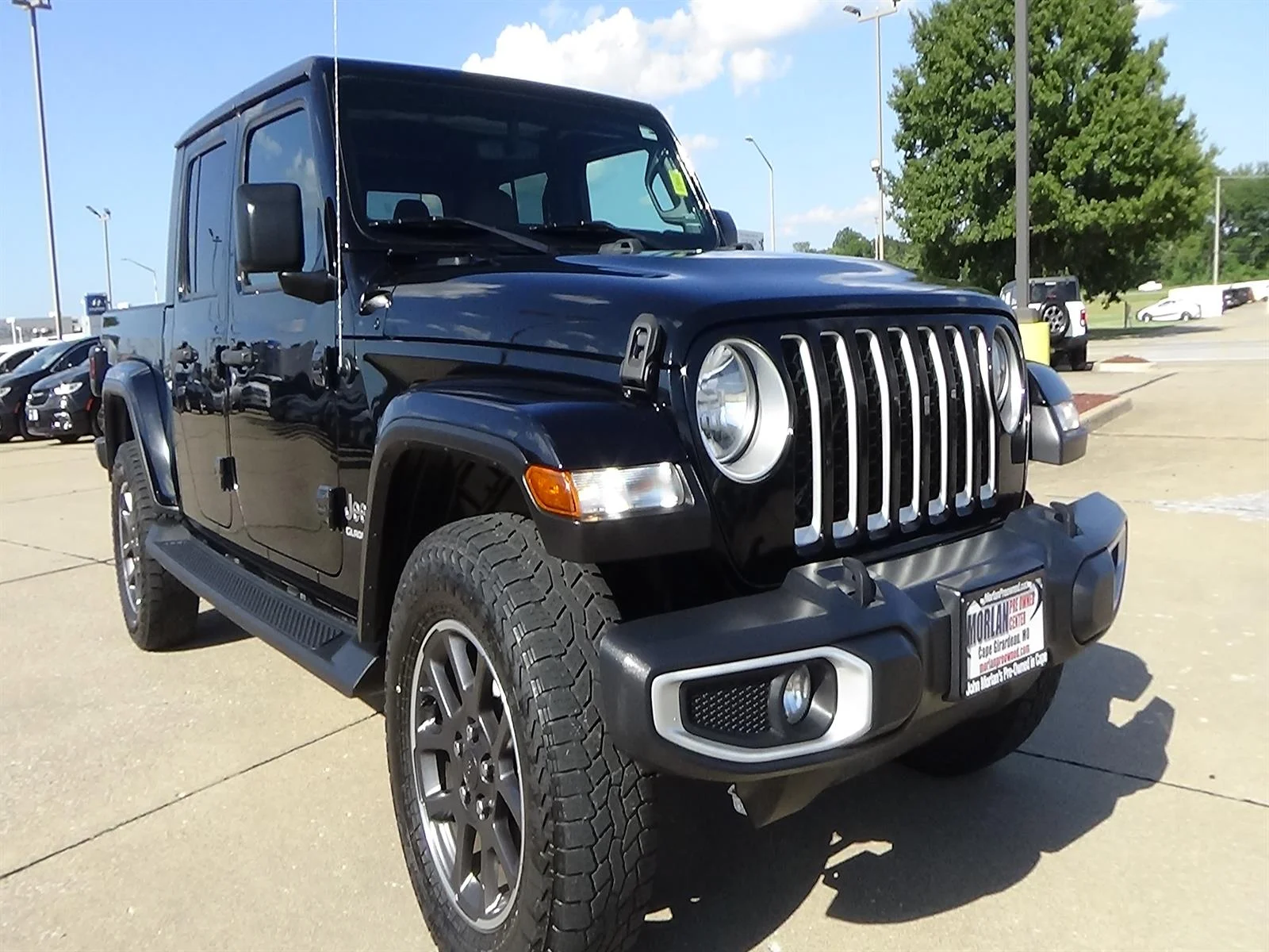 Used 2021 Black Clear Coat (px8) Jeep Overland image 4